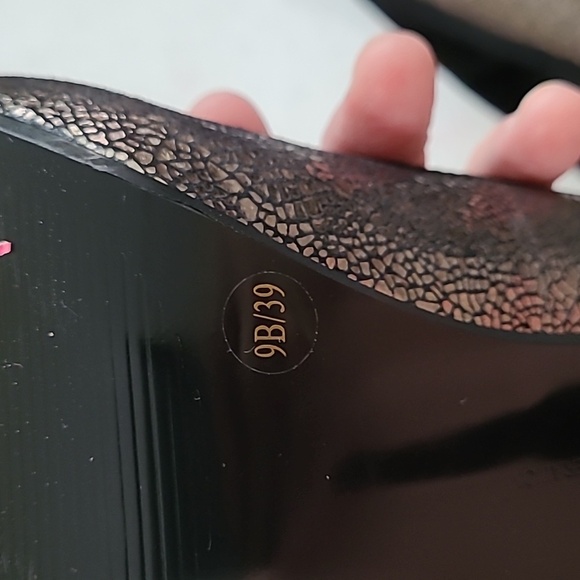 BCBGeneration peep toe heels size 9 - Picture 7 of 9